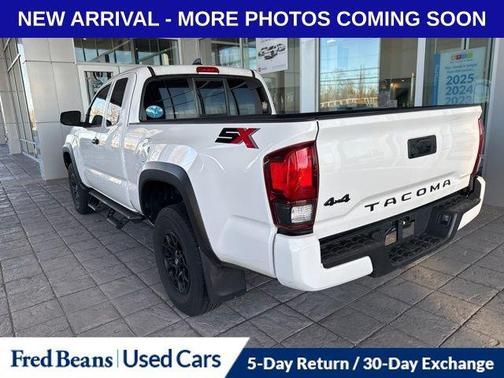 2022 Toyota Tacoma SR