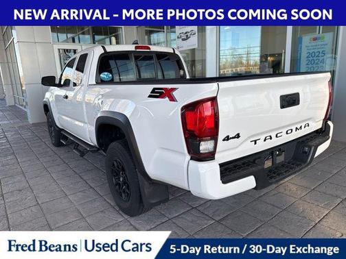 2022 Toyota Tacoma SR