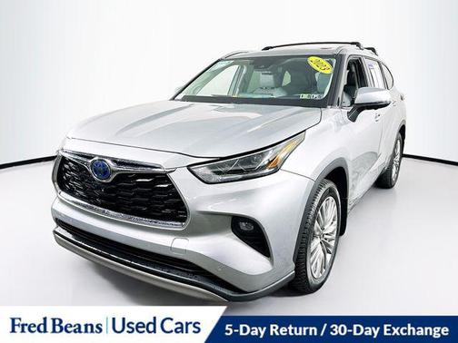 2023 Toyota Highlander Hybrid Platinum