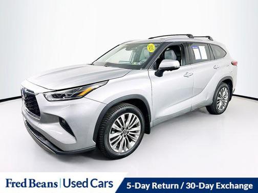 2023 Toyota Highlander Hybrid Platinum