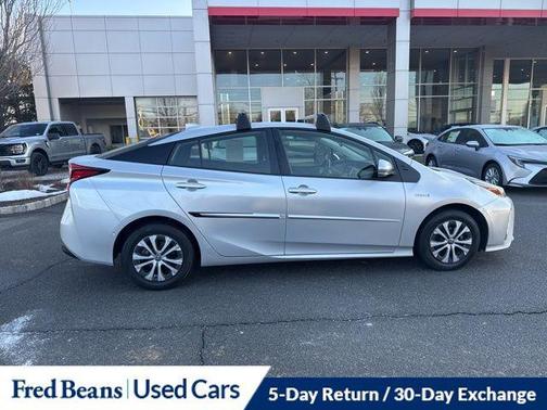 2022 Toyota Prius LE