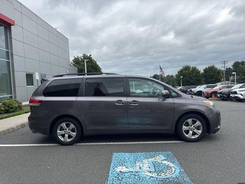 2013 Toyota Sienna LE