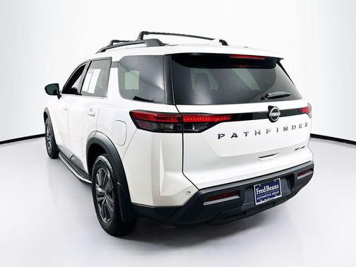 2024 Nissan Pathfinder SV 4WD