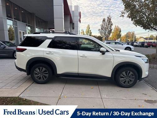 2024 Nissan Pathfinder SV 4WD