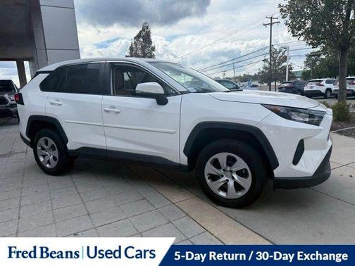 2022 Toyota RAV4 LE
