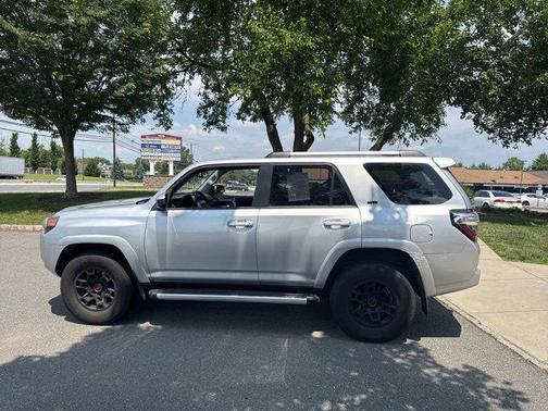 2022 Toyota 4Runner SR5