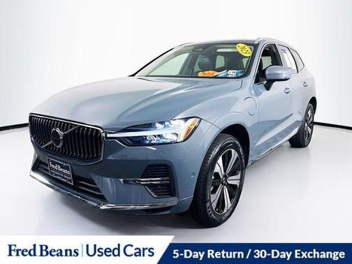 2023 Volvo XC60 Recharge Plug-In Hybrid T8 Plus Bright Theme