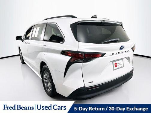 2022 Toyota Sienna XLE 7 Passenger