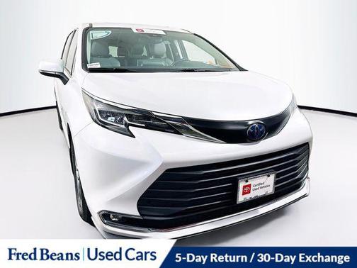 2022 Toyota Sienna XLE 7 Passenger