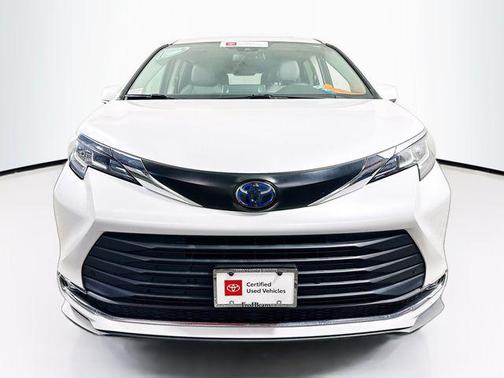 2022 Toyota Sienna XLE