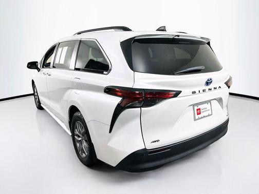 2022 Toyota Sienna XLE