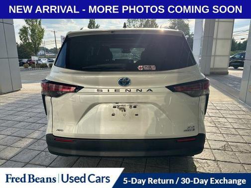 2022 Toyota Sienna XLE 7 Passenger