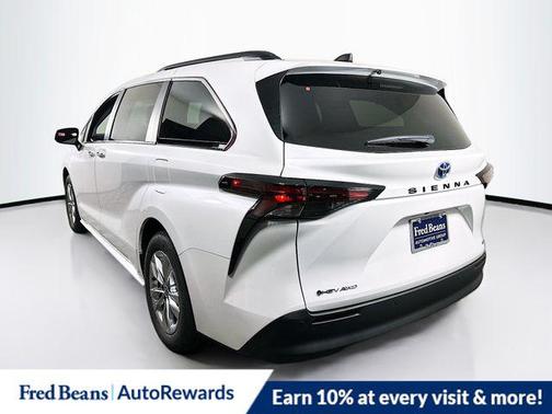 2025 Toyota Sienna XLE 7 Passenger