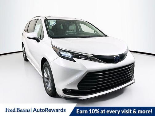 2025 Toyota Sienna XLE 7 Passenger