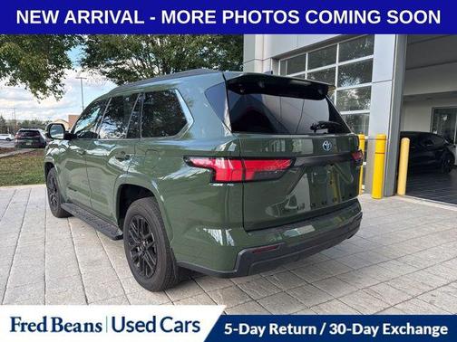 2023 Toyota Sequoia SR5