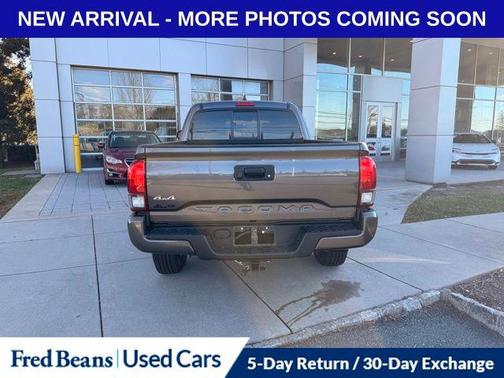 2022 Toyota Tacoma SR