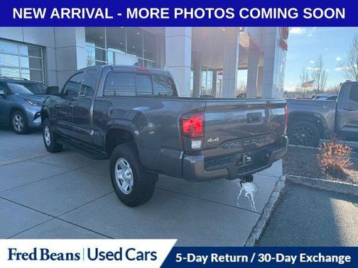 2022 Toyota Tacoma SR