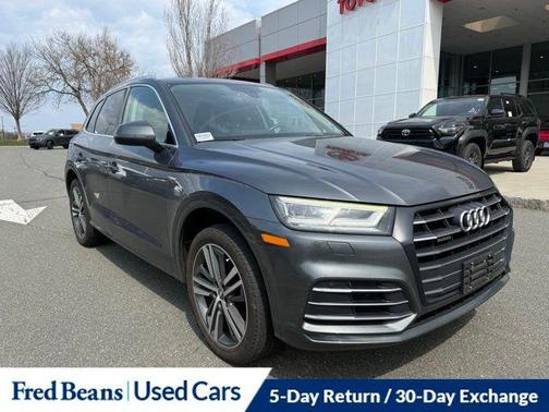Daytona Gray Pearl Effect 2020 Audi Q5 Premium Plus 55 TFSI e quattro S tronic