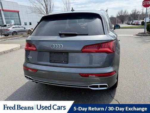 Daytona Gray Pearl Effect 2020 Audi Q5 Premium Plus 55 TFSI e quattro S tronic