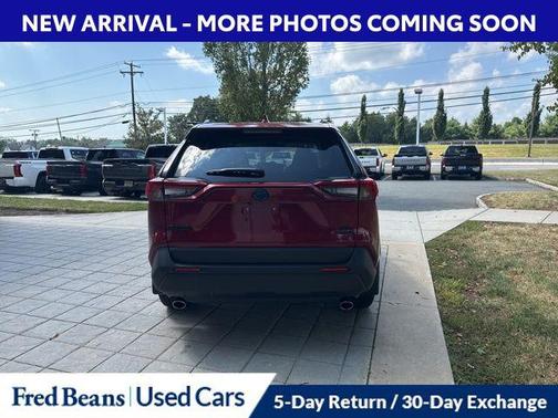 2022 Toyota RAV4 Hybrid XLE Premium