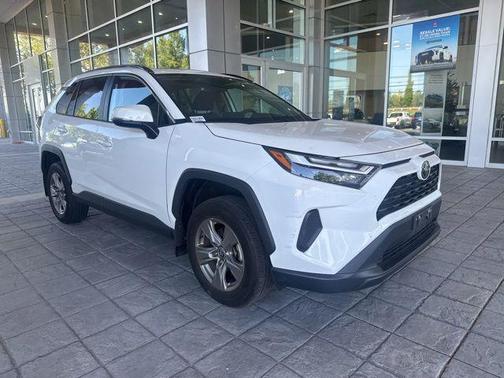 Ice Cap 2024 Toyota RAV4 XLE