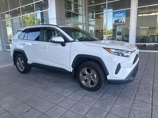 Ice Cap 2024 Toyota RAV4 XLE