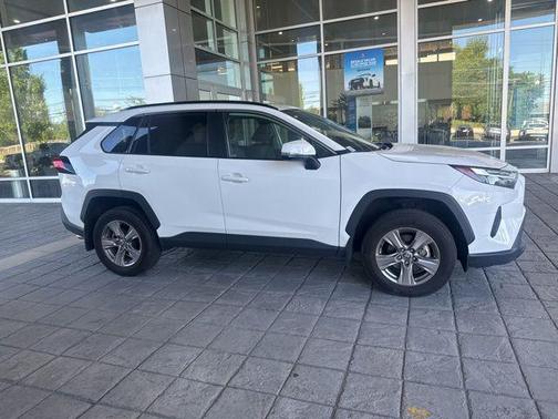 Ice Cap 2024 Toyota RAV4 XLE