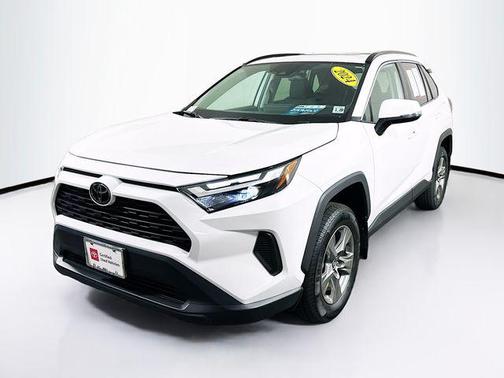 Ice Cap 2024 Toyota RAV4 XLE