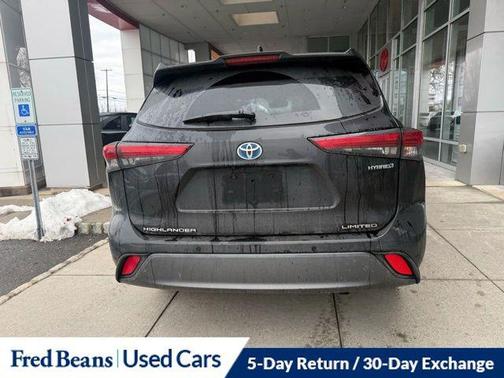 2022 Toyota Highlander Hybrid Limited