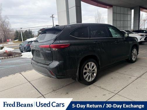 2022 Toyota Highlander Hybrid Limited