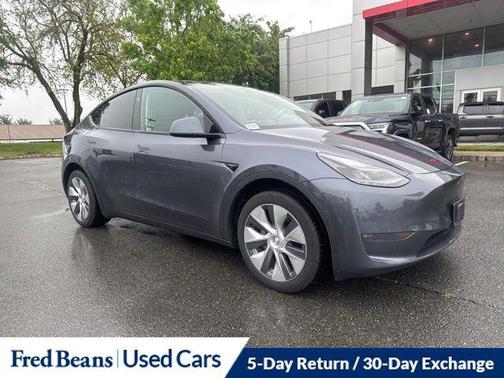 Midnight Silver Metallic 2023 Tesla Model Y Long Range Dual Motor All-Wheel Drive