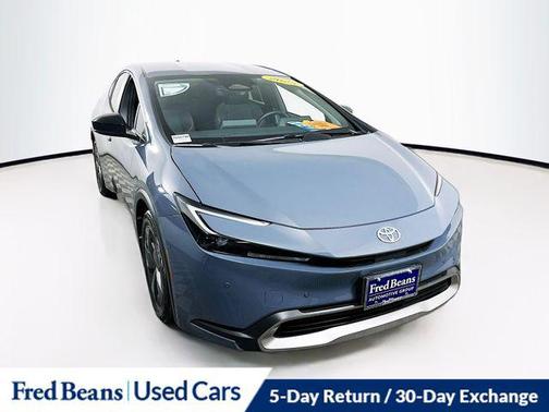 2025 Toyota Prius Plug-In Hybrid SE