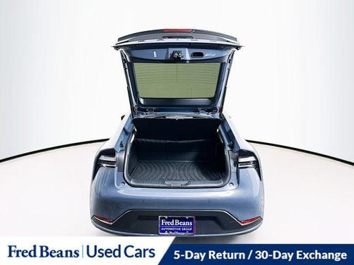 2025 Toyota Prius Plug-In Hybrid SE