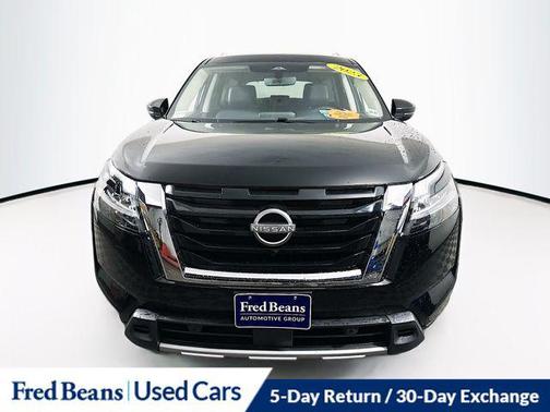 Super Black 2023 Nissan Pathfinder SL 4WD