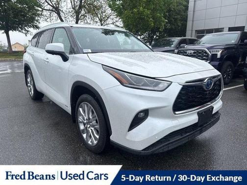 Wind Chill Pearl 2023 Toyota Highlander Hybrid Limited