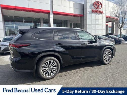 2025 Toyota Highlander Platinum