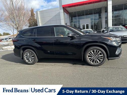 2025 Toyota Highlander Platinum