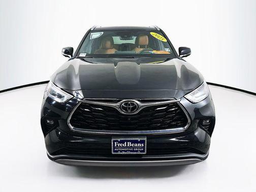 2025 Toyota Highlander Platinum