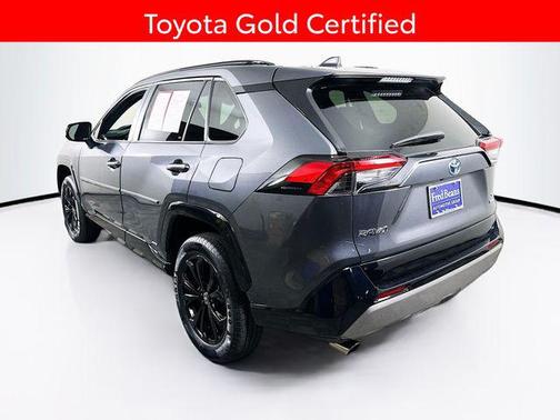 2022 Toyota RAV4 Hybrid SE