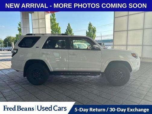 Ice 2024 Toyota 4Runner SR5 Premium