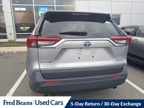 2022 Toyota RAV4 Hybrid LE