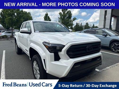 Ice Cap 2025 Toyota Tacoma SR5