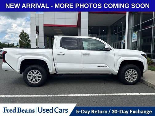 Ice Cap 2025 Toyota Tacoma SR5