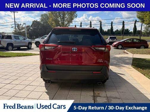 2021 Toyota RAV4 Hybrid XLE Premium