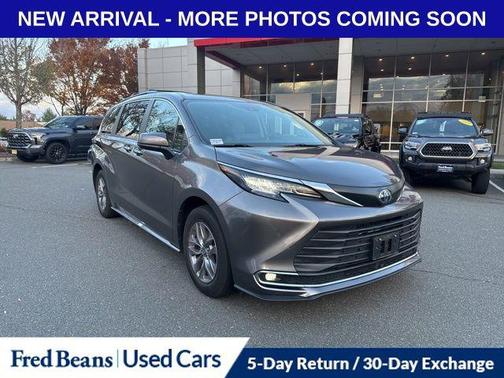 2023 Toyota Sienna XLE