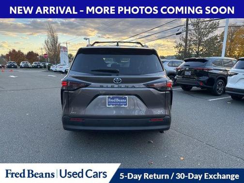 2023 Toyota Sienna XLE