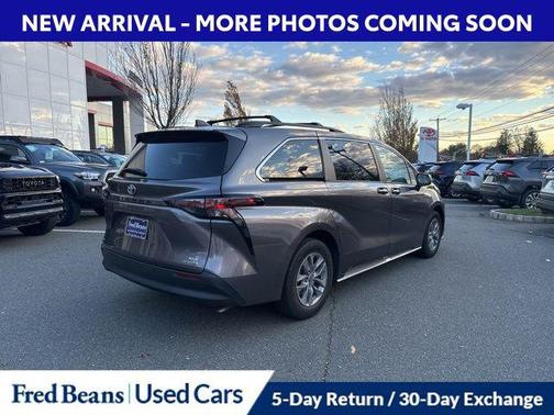 2023 Toyota Sienna XLE