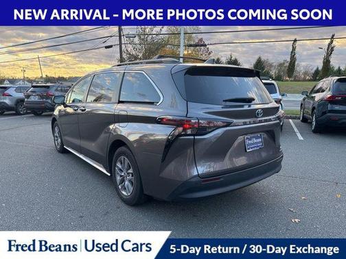 2023 Toyota Sienna XLE