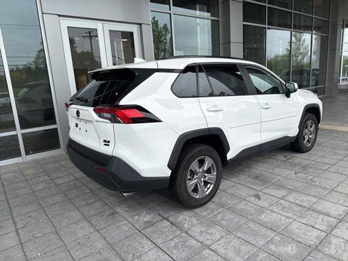 2022 Toyota RAV4 XLE