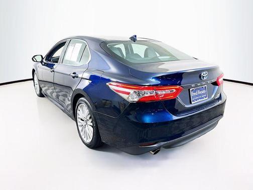 2018 Toyota Camry Hybrid XLE